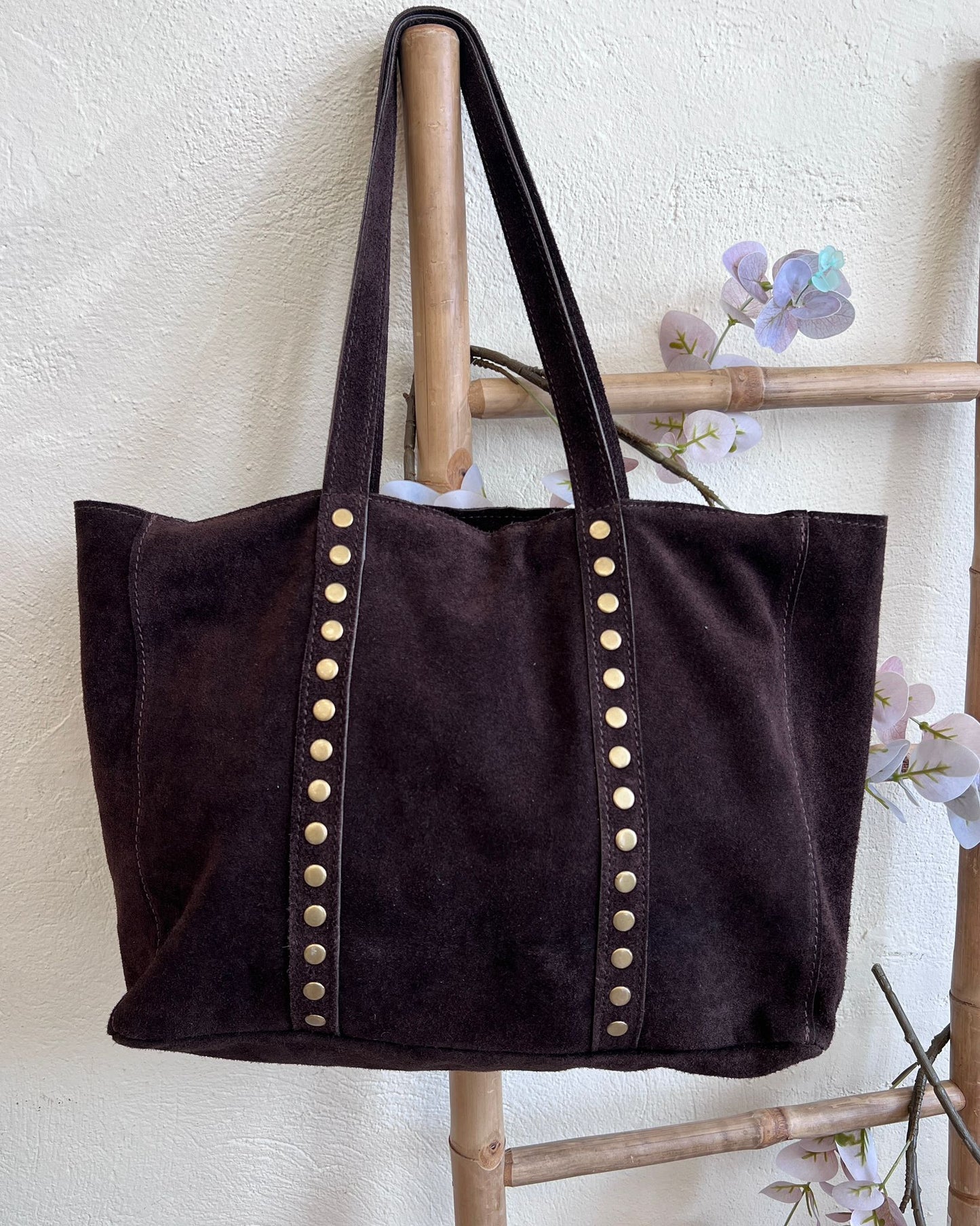 Bolso con Tachuelas en Piel de Serraje